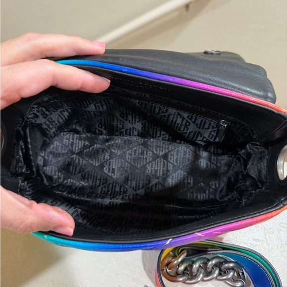 KURT GEIGER LONDON MEDIUM KENSINGTON SOFT LEATHER QUILTED RAINBOW OMBRE BAG - Picture 8 of 10